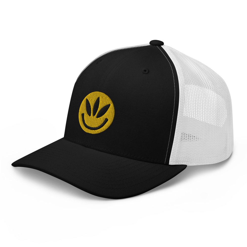 Third Eye Smile Retro Trucker Hat